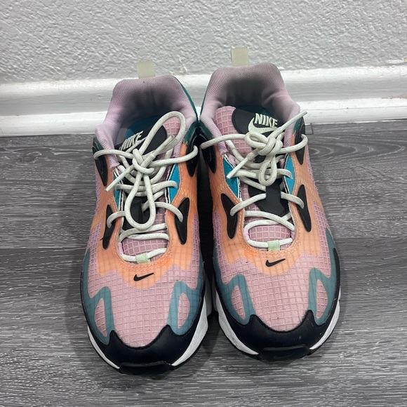 Multicolor Nike Sneakers - Picture 4 of 5